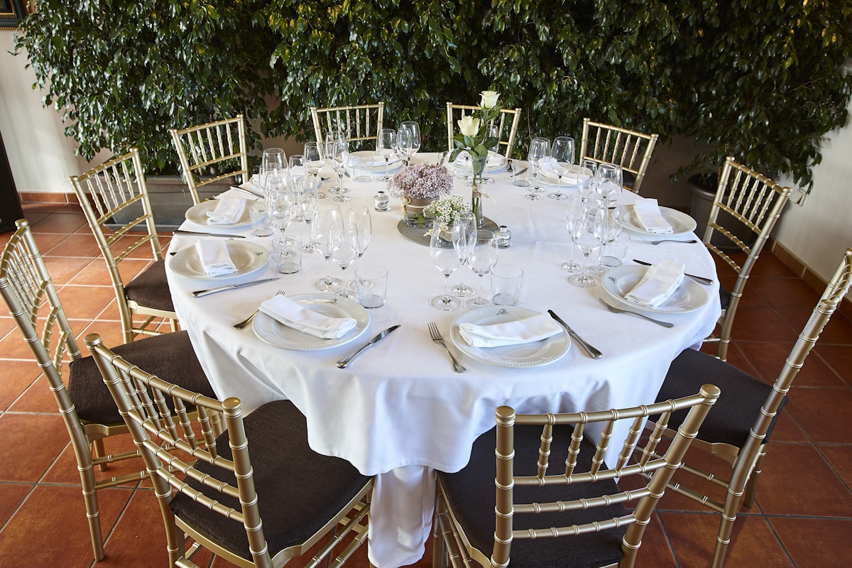 Personal organizando comuniones y bautizos restaurante en Tarragona